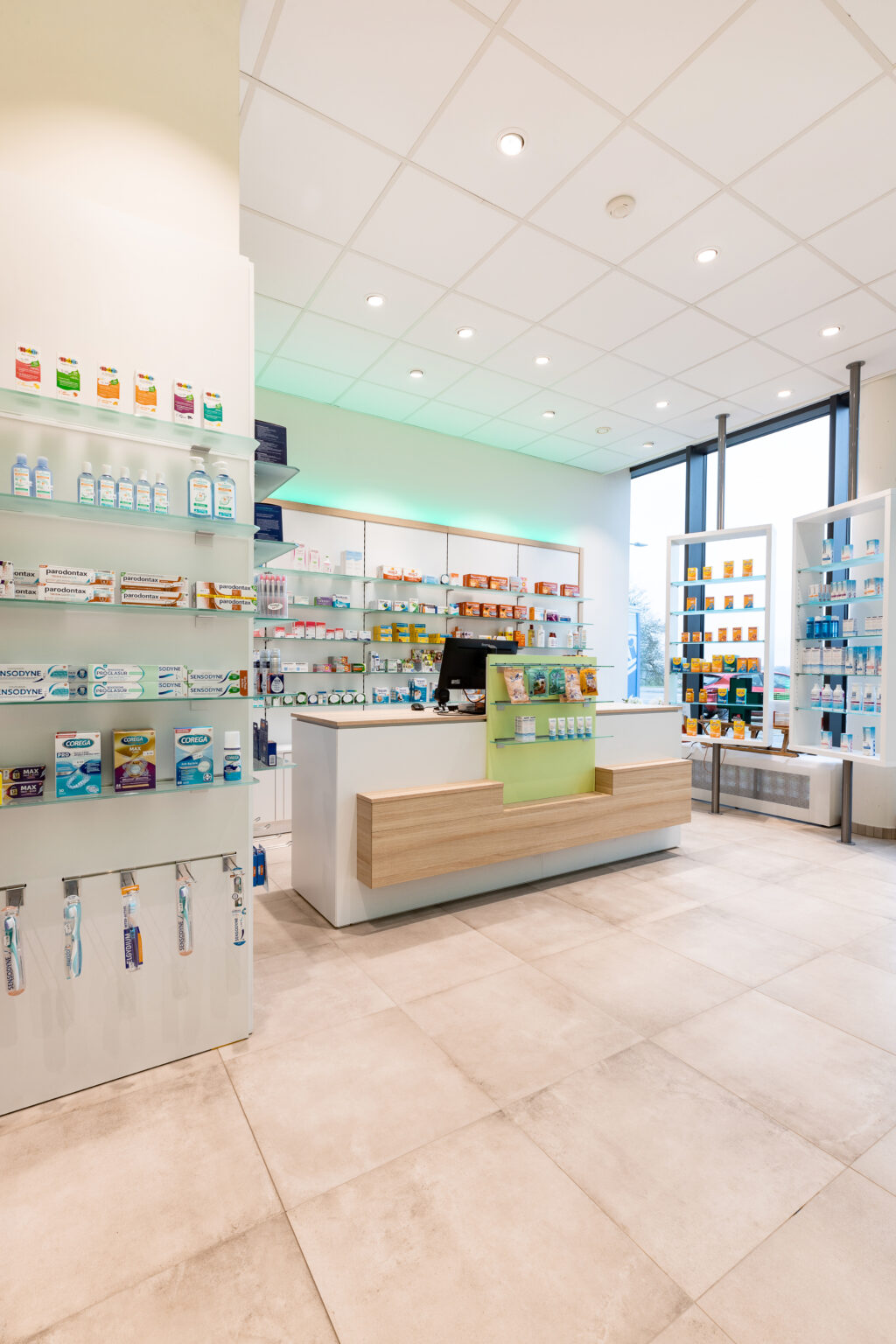 Apothekeneinrichtung Schalter GmbH . Pharmacie du Kiem . 1331 Kirchberg Luxembourg